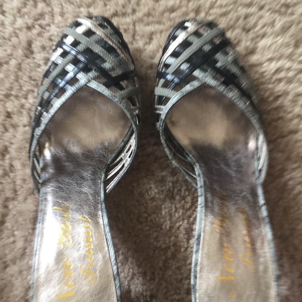 Sexy unique sandal